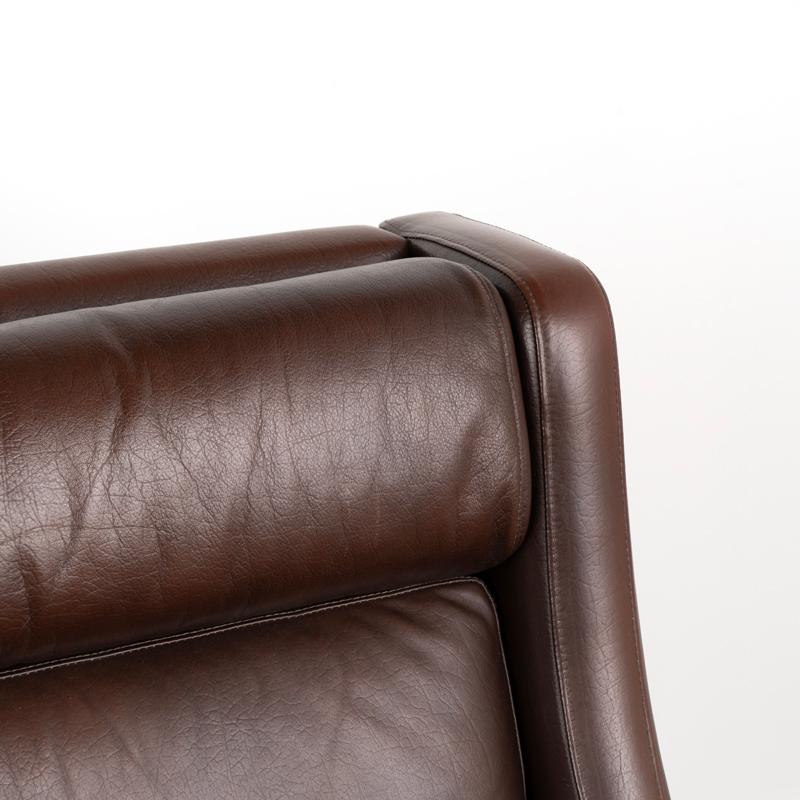 Dreisitzer-Sofa aus braunem Leder aus Dänemark, Moderne der Mitte des Jahrhunderts im Angebot 1