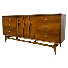Vintage Mid Century Modern Broyhill Brasilia Cómoda de 9 cajones Nogal macizo