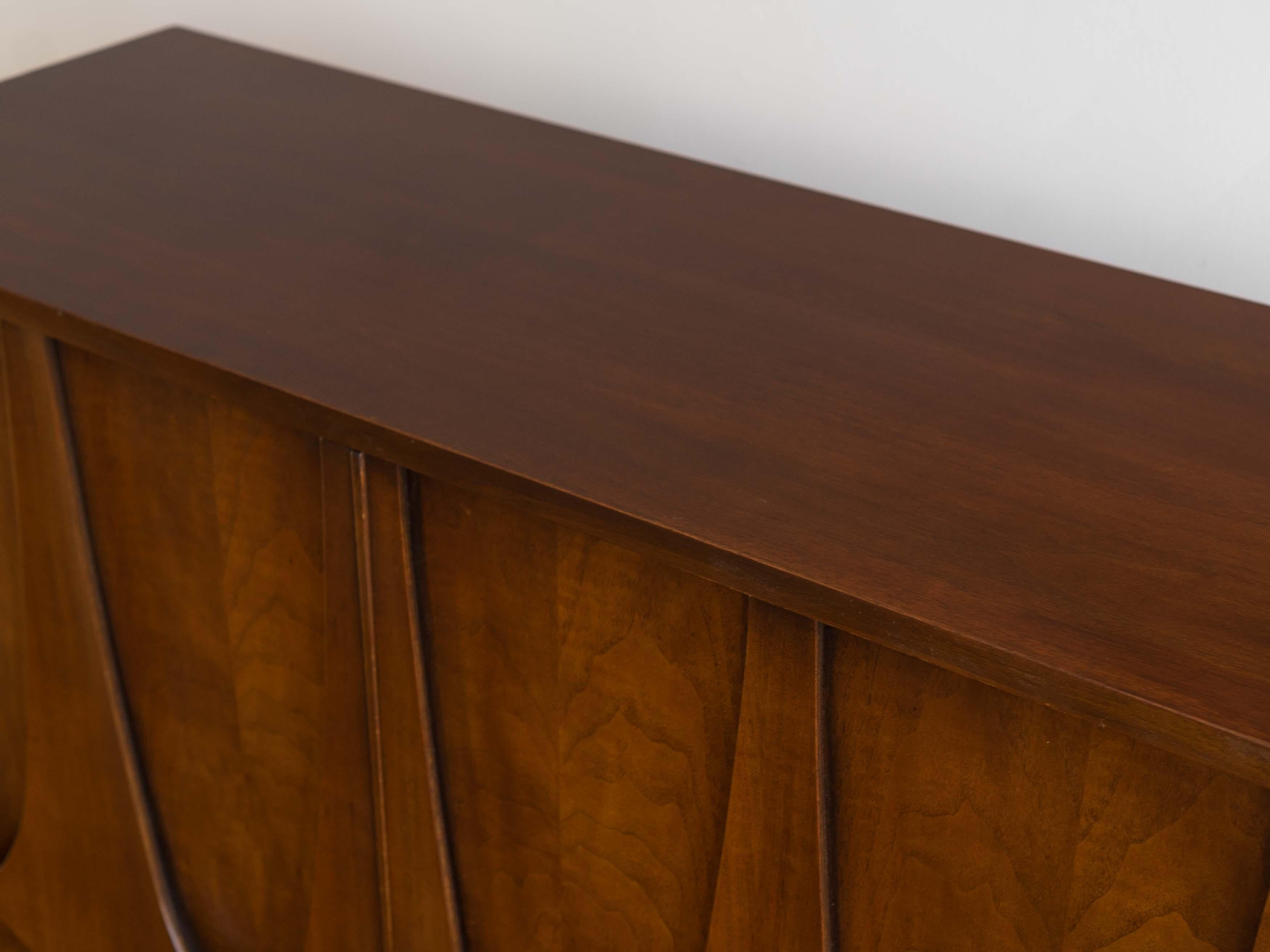 Vintage Mid Century Modern Broyhill Brasilia Gentleman's Chest 4