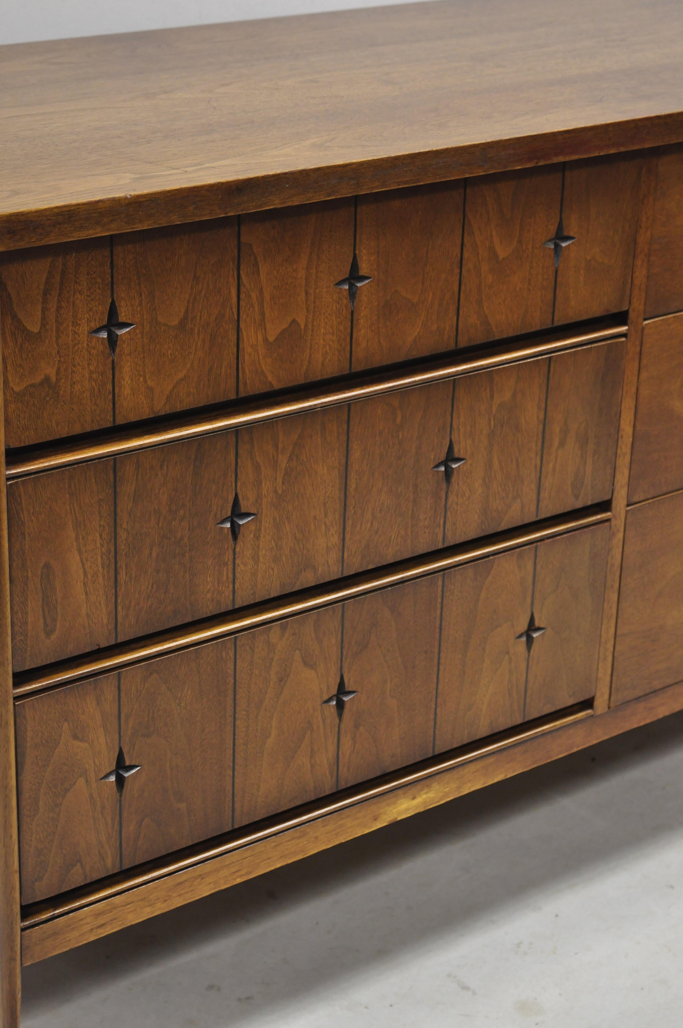 Vintage Midcentury Modern Broyhill Saga Carved Star Credenza Long Dresser 1