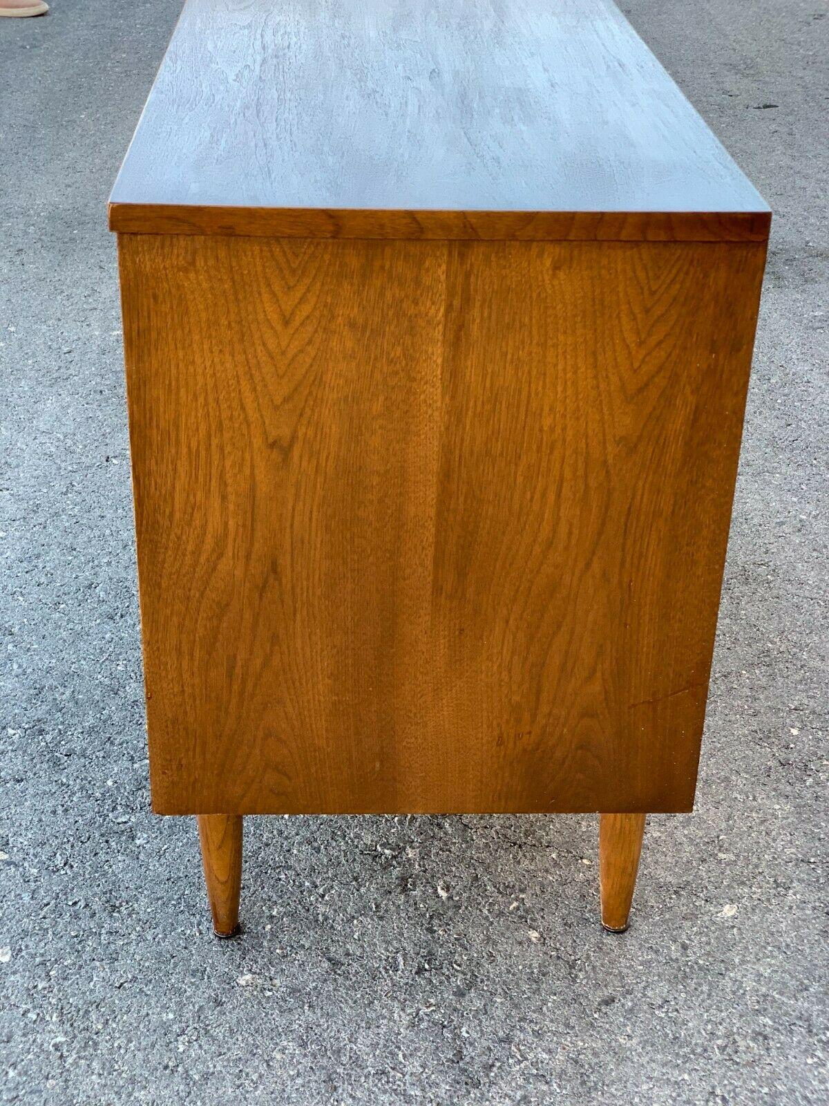 Mid Century Modern Broyhill Sculptra Entry Cabinet or Small Credenza 3