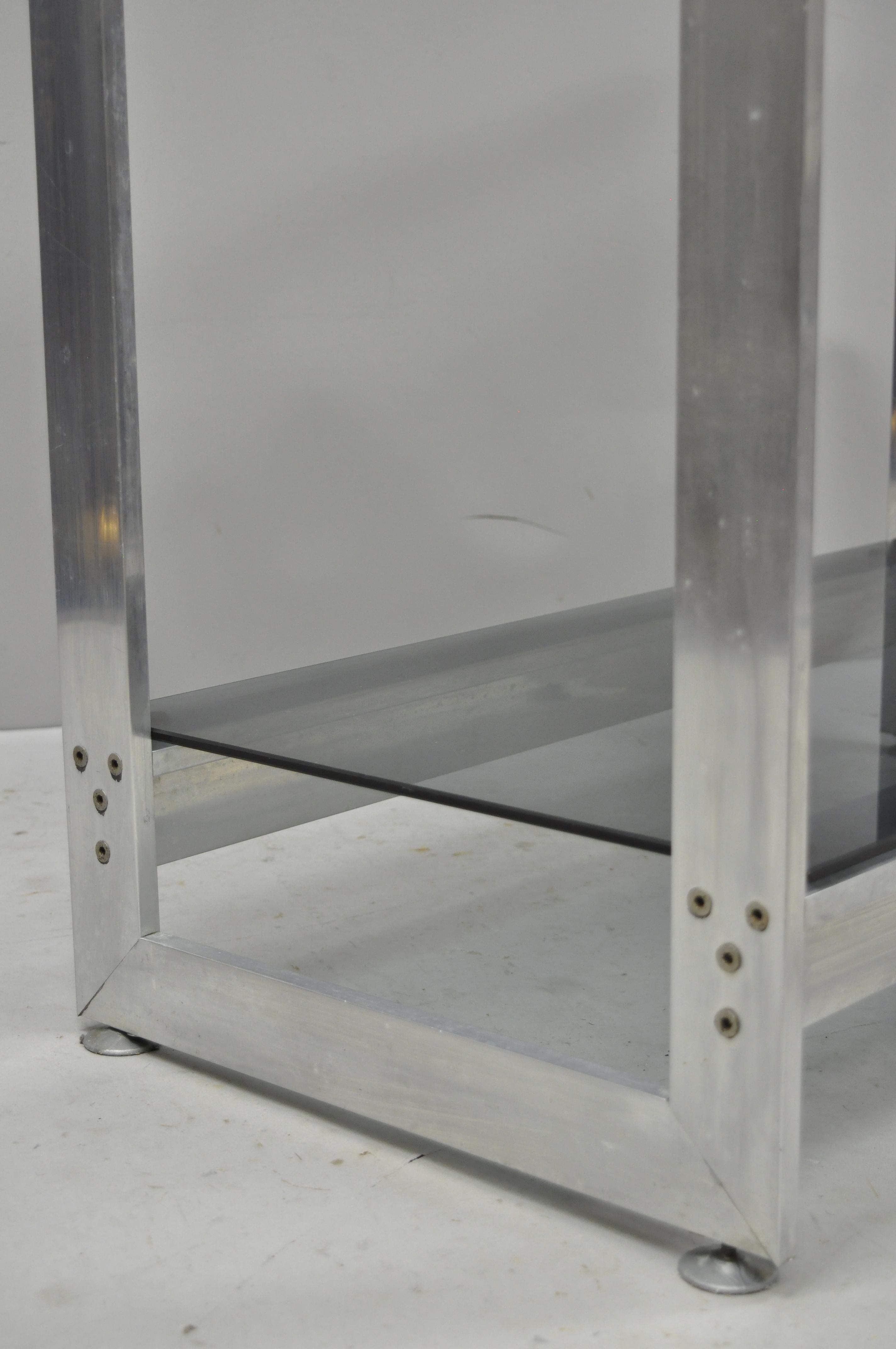 Vintage Mid-Century Modern Cadre en aluminium brossé chromé Étagère Display Shelf en vente 1