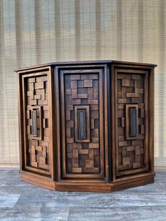 Moderner brutalistischer Medienschrank aus der Mitte des Jahrhunderts. Um 1960er.