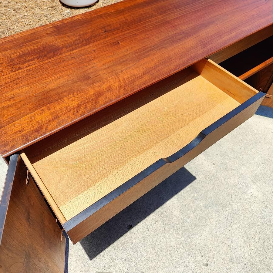 Vintage Mid-Century Modern Buffet by Glenn of California In Good Condition In Chino Hills, CA