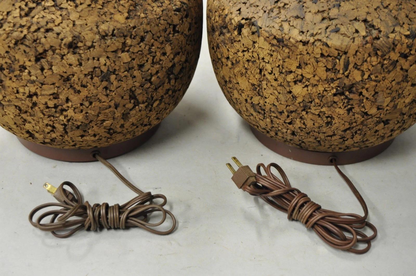 Paire de lampes de table sculpturales en liège et Wood Vintage Mid Century Modern Bulbous en vente 3