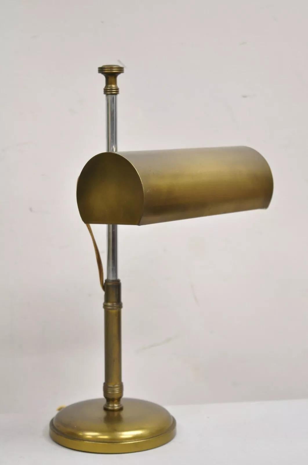 Lampada da tavolo da banco girevole in ottone brunito del Mid Century Modern Vintage in vendita 6