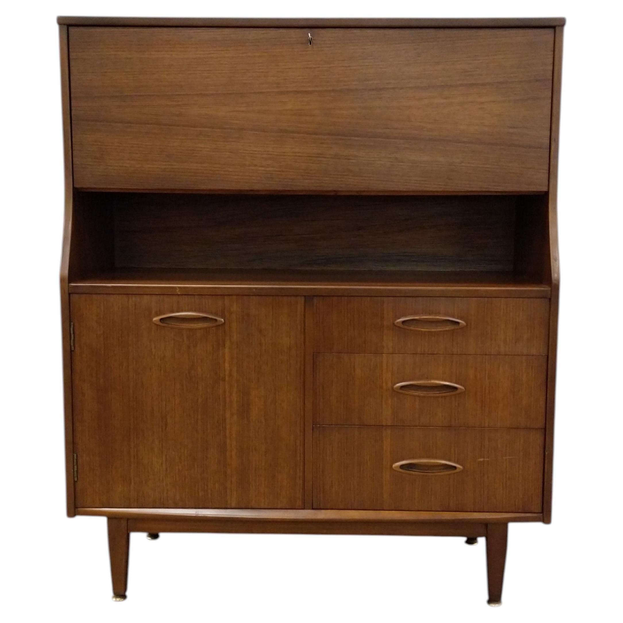 Buffet vintage de style « Mid-Century Modern » par Jentique