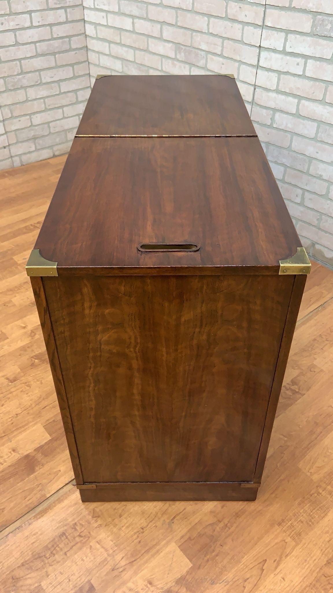 Vintage Mid Century Modern Campaign Style Lift Top 3 Drawer Executive File Chest In Good Condition For Sale In Chicago, IL