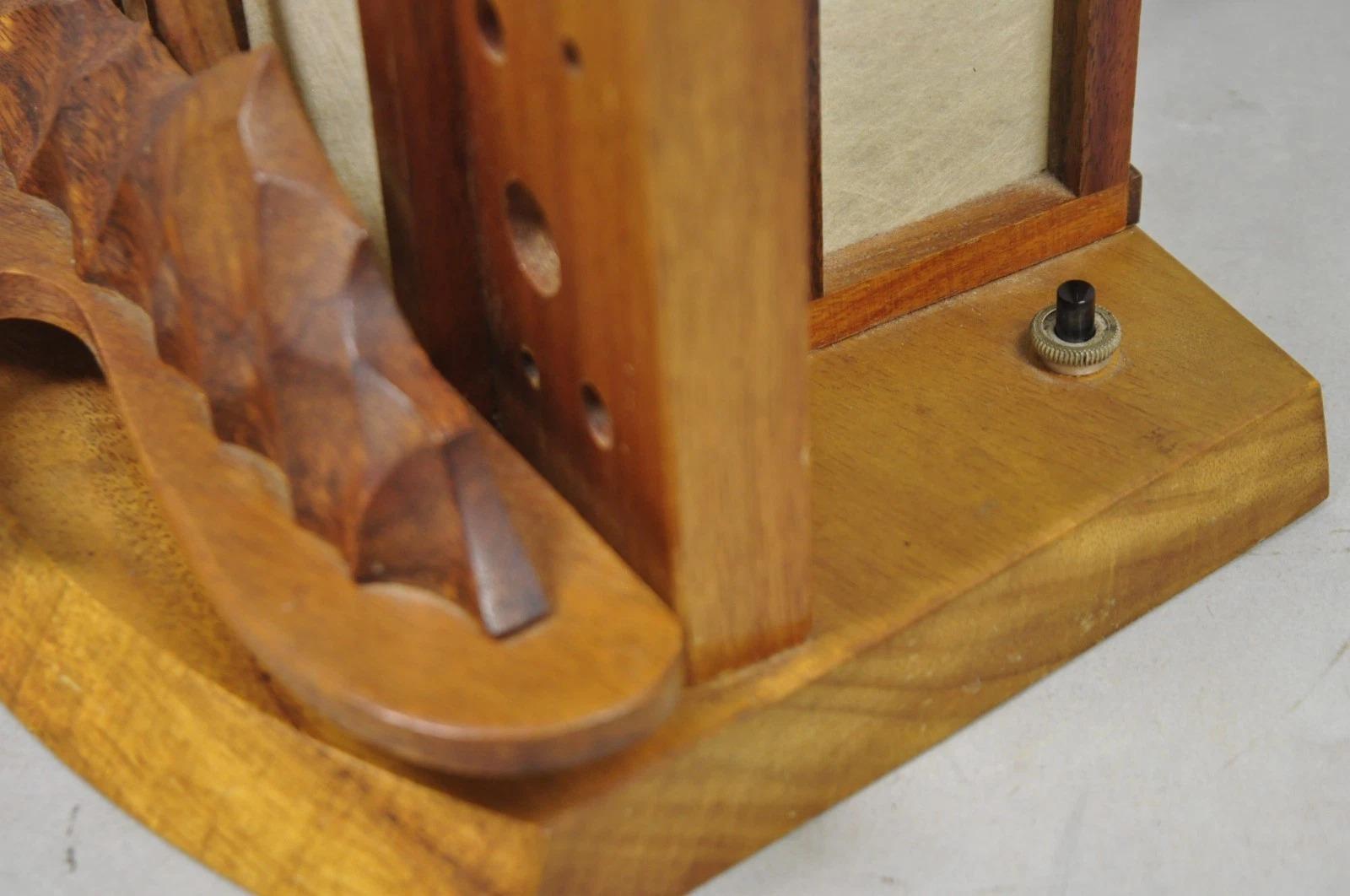 Vintage Mid Century Modern Carved Hawaiian Koa Wood Palm Tree Tiki Table Lamp en venta 7