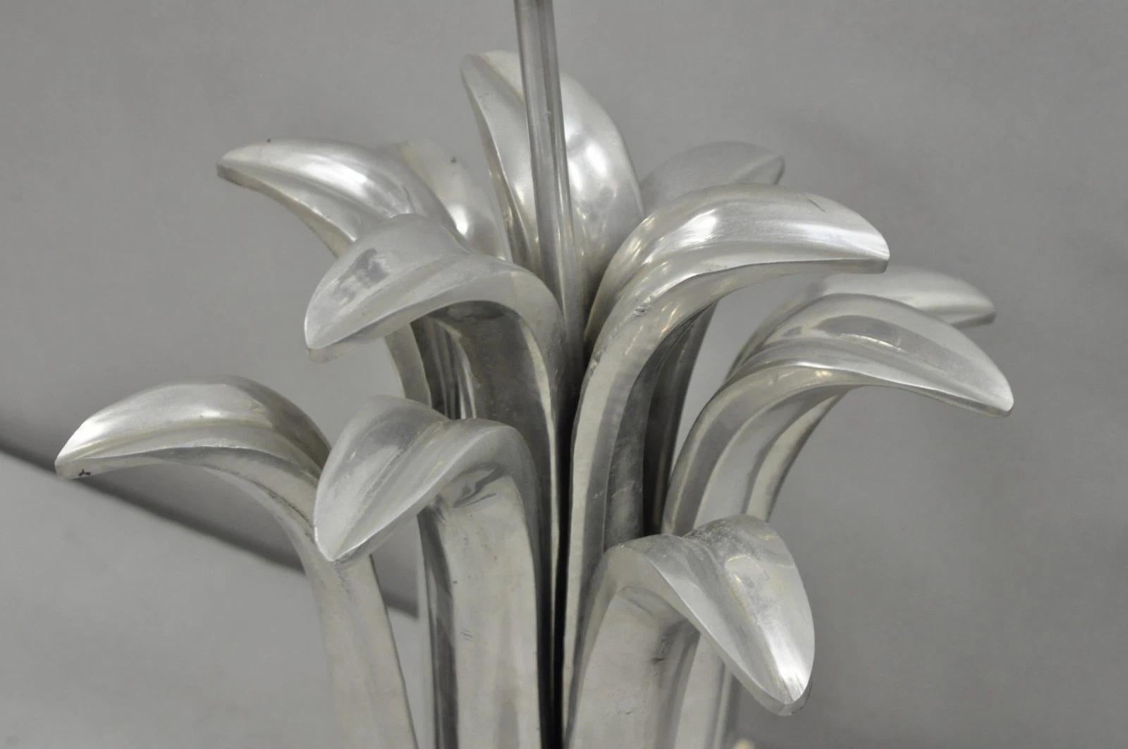 Vintage Mid Century Modern Cast Aluminum Palm Leaf Metal Sculptural Table Lamp In Good Condition For Sale In Philadelphia, PA