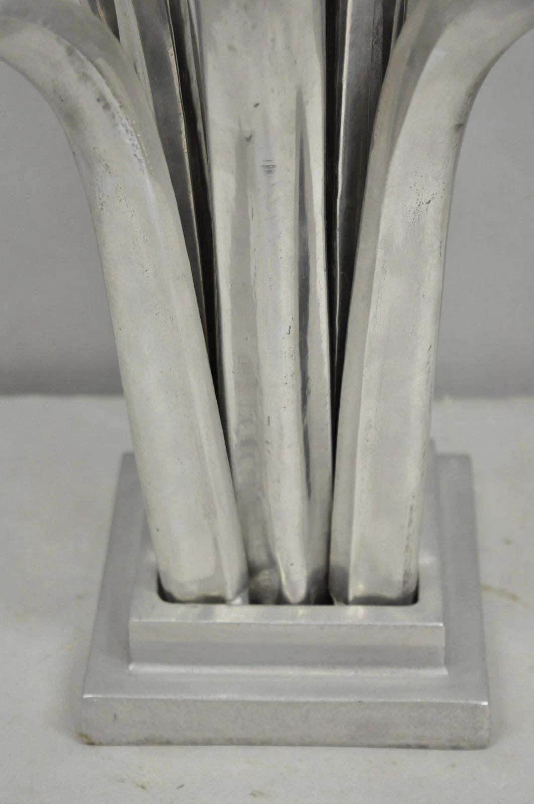 20th Century Vintage Mid Century Modern Cast Aluminum Palm Leaf Metal Sculptural Table Lamp For Sale