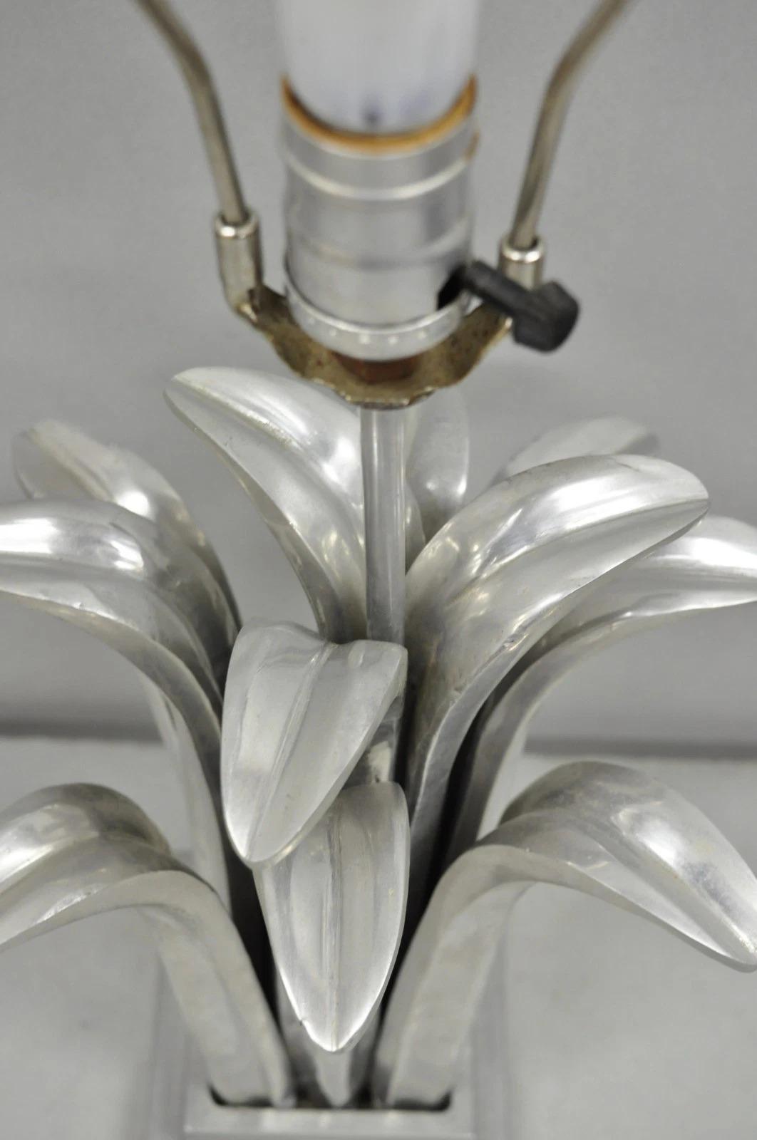 Vintage Mid Century Modern Cast Aluminum Palm Leaf Metal Sculptural Table Lamp For Sale 2
