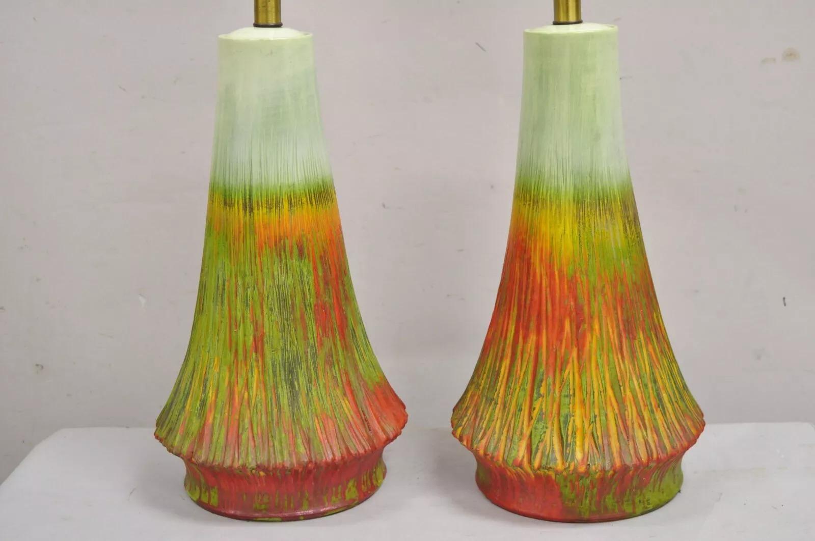 Mid-Century Modern Paire de lampes de table vintage en céramique verte orange flammée, de style moderne du milieu du siècle dernier en vente