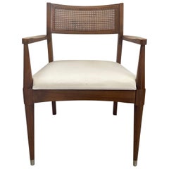 Silla moderna vintage de mediados de siglo con respaldo de ratán
