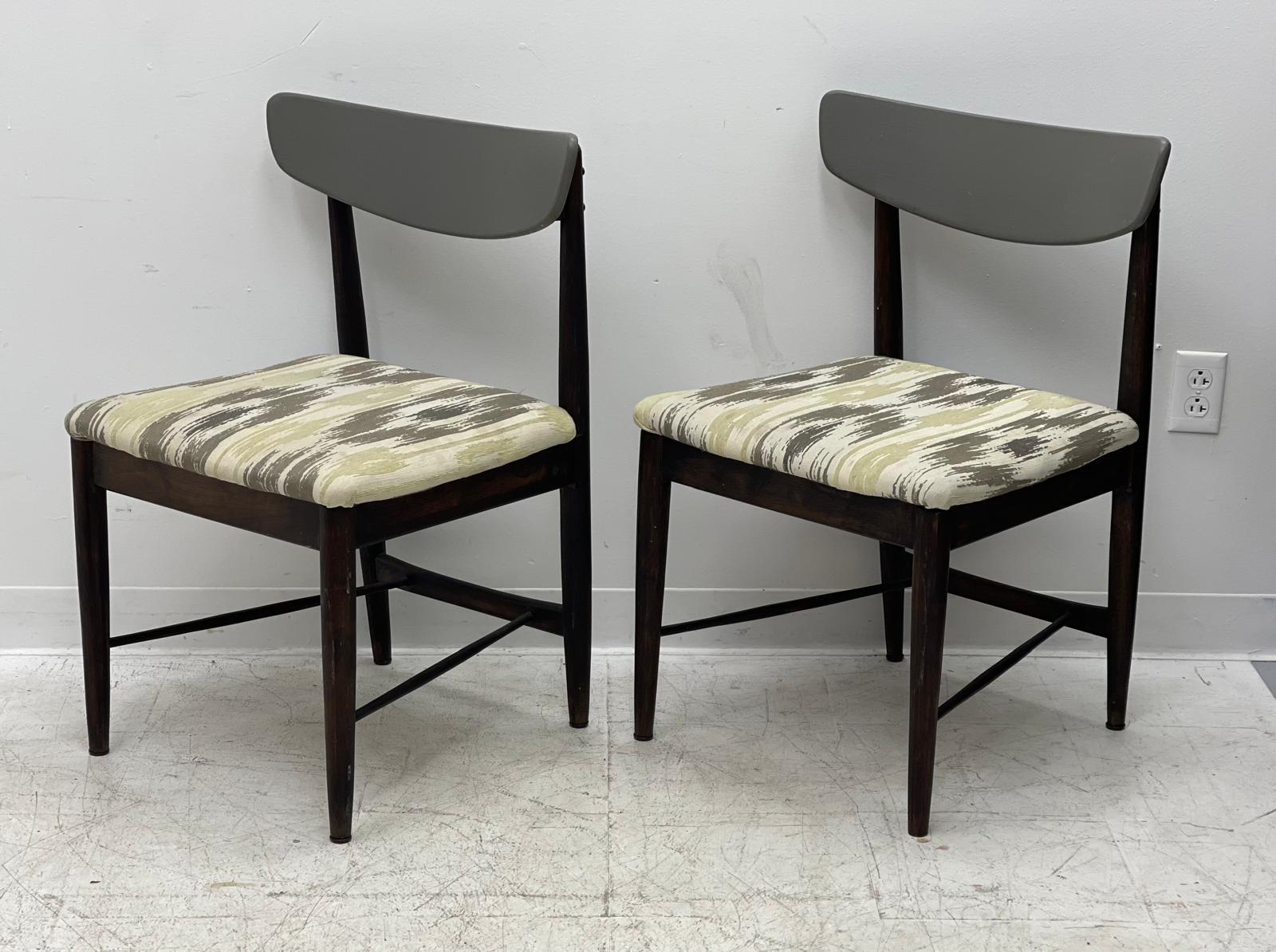 Mid-Century Modern Chaises vintage The Moderns. Ensemble de 2 pièces en vente