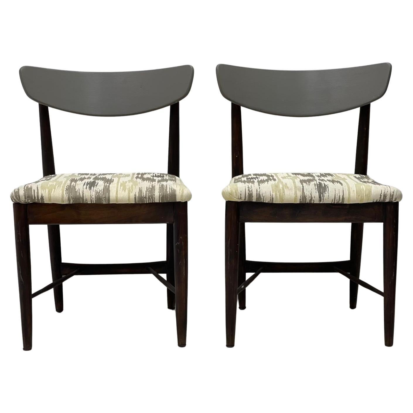 Vintage Mid Century Modern chairs. Set of 2