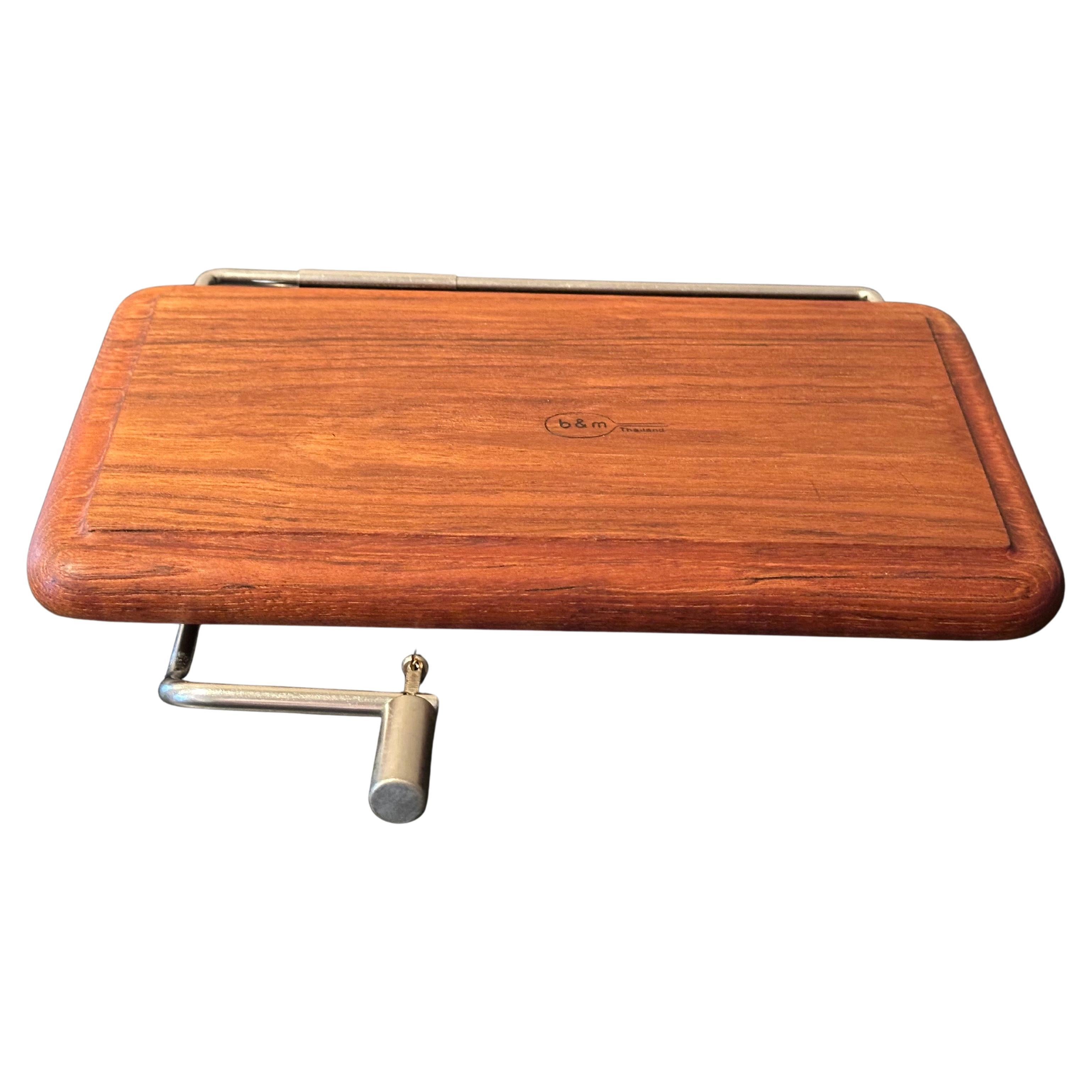Vintage Mid-Century Modern Käseschneidebrett im Stil der dänischen Moderne im Angebot 1