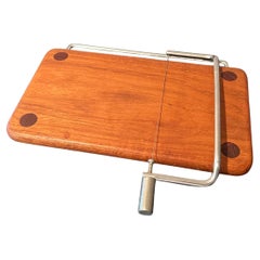 Vintage Mid-Century Modern Käseschneidebrett im Stil der dänischen Moderne