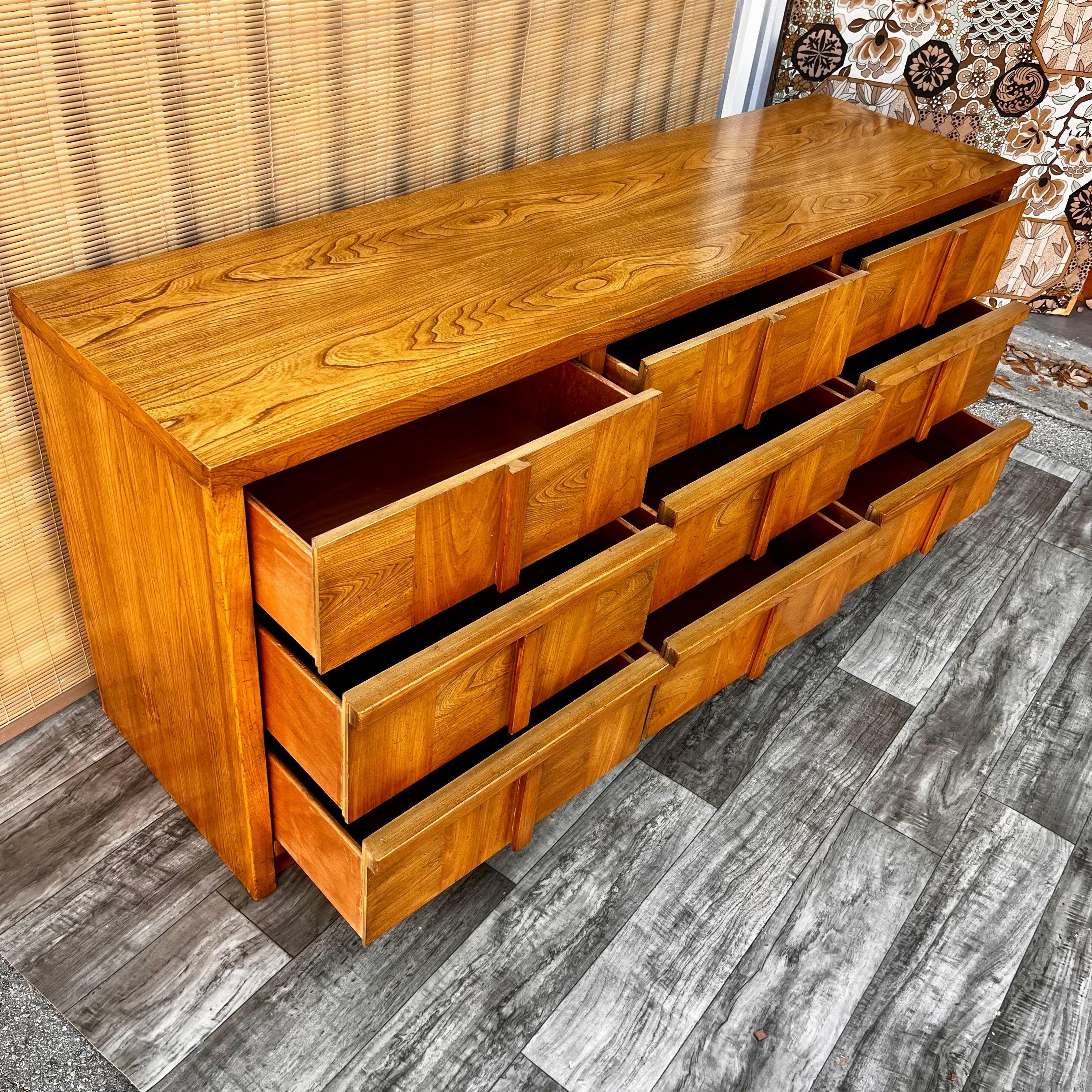 Vintage Mid-Century Modern Chest of Drawers by Stanley Furniture, circa 1970s For Sale 6