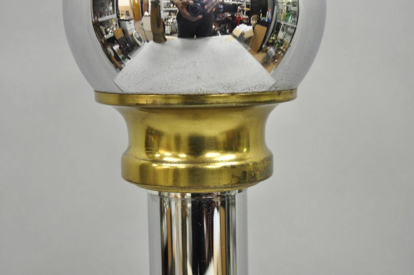 Laiton Lampe de table Vintage Mid Century Modern Chrome Ball and Column George Kovacs Style en vente