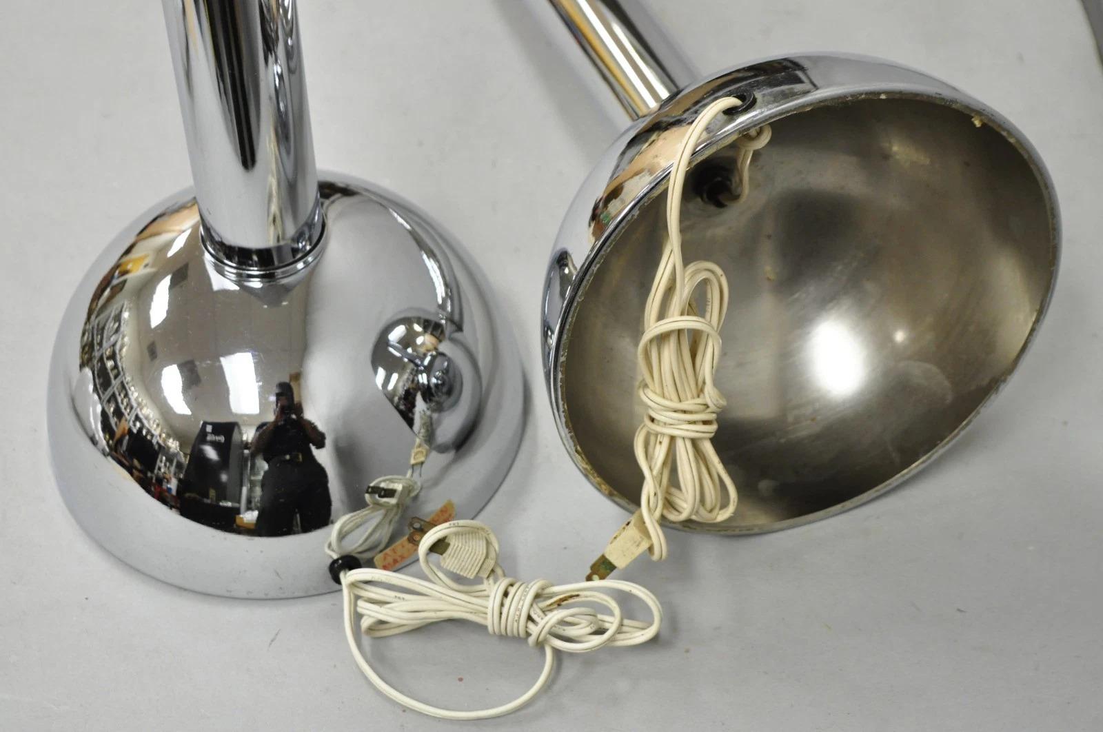 Paire de lampes de table Space Age, vintage, mi-siècle, moderne, à colonnes chromées. en vente 2