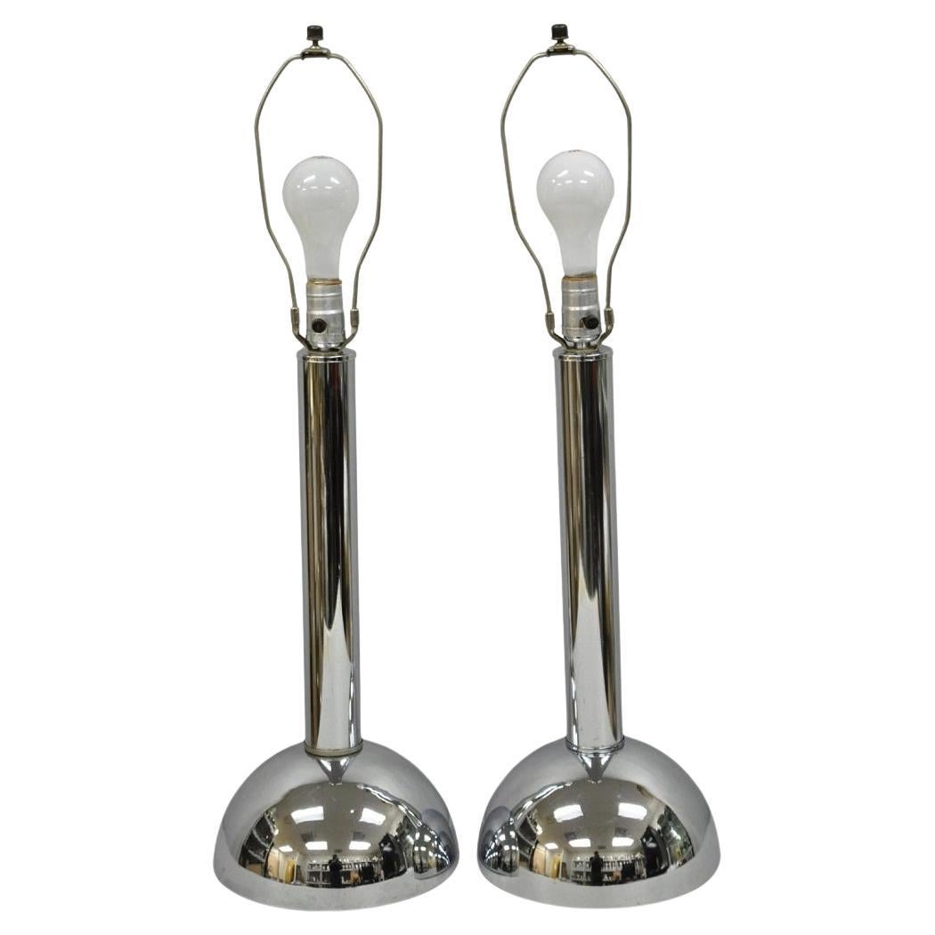 Paire de lampes de table Space Age, vintage, mi-siècle, moderne, à colonnes chromées.