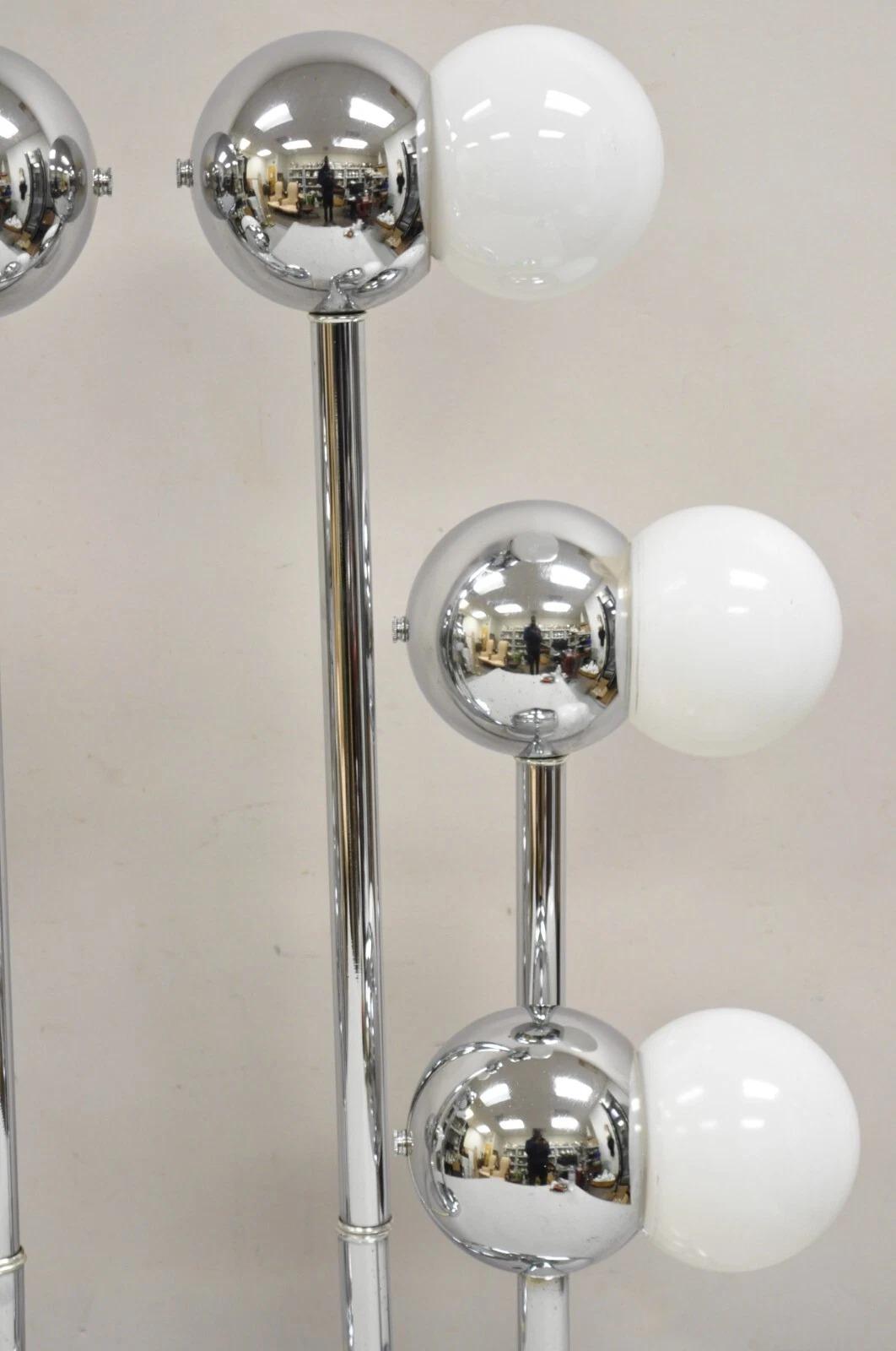 20ième siècle Paire de lampes de table à 3 lumières 