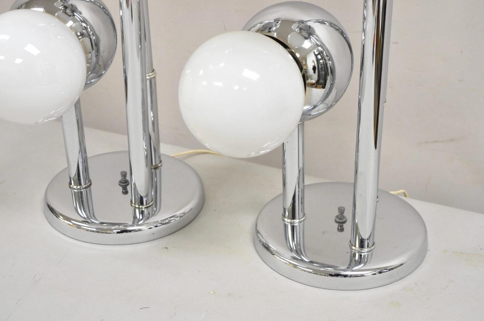 Chrome Paire de lampes de table à 3 lumières 