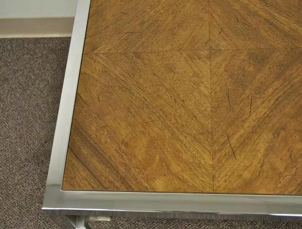 Vintage Mid Century Modern Chrom Laubsägearbeiten & Nussbaum Quadratische Beistelltisch im Zustand „Gut“ im Angebot in Philadelphia, PA