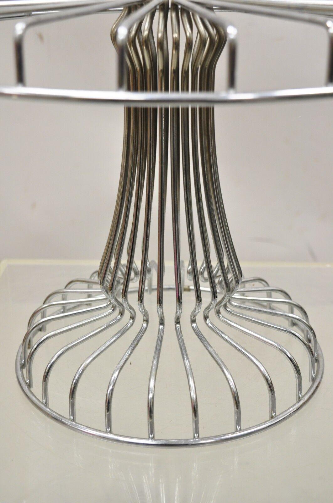 Vintage Mid Century Modern Chrome Metal Wire Pedestal Cake Stand Bon état - En vente à Philadelphia, PA