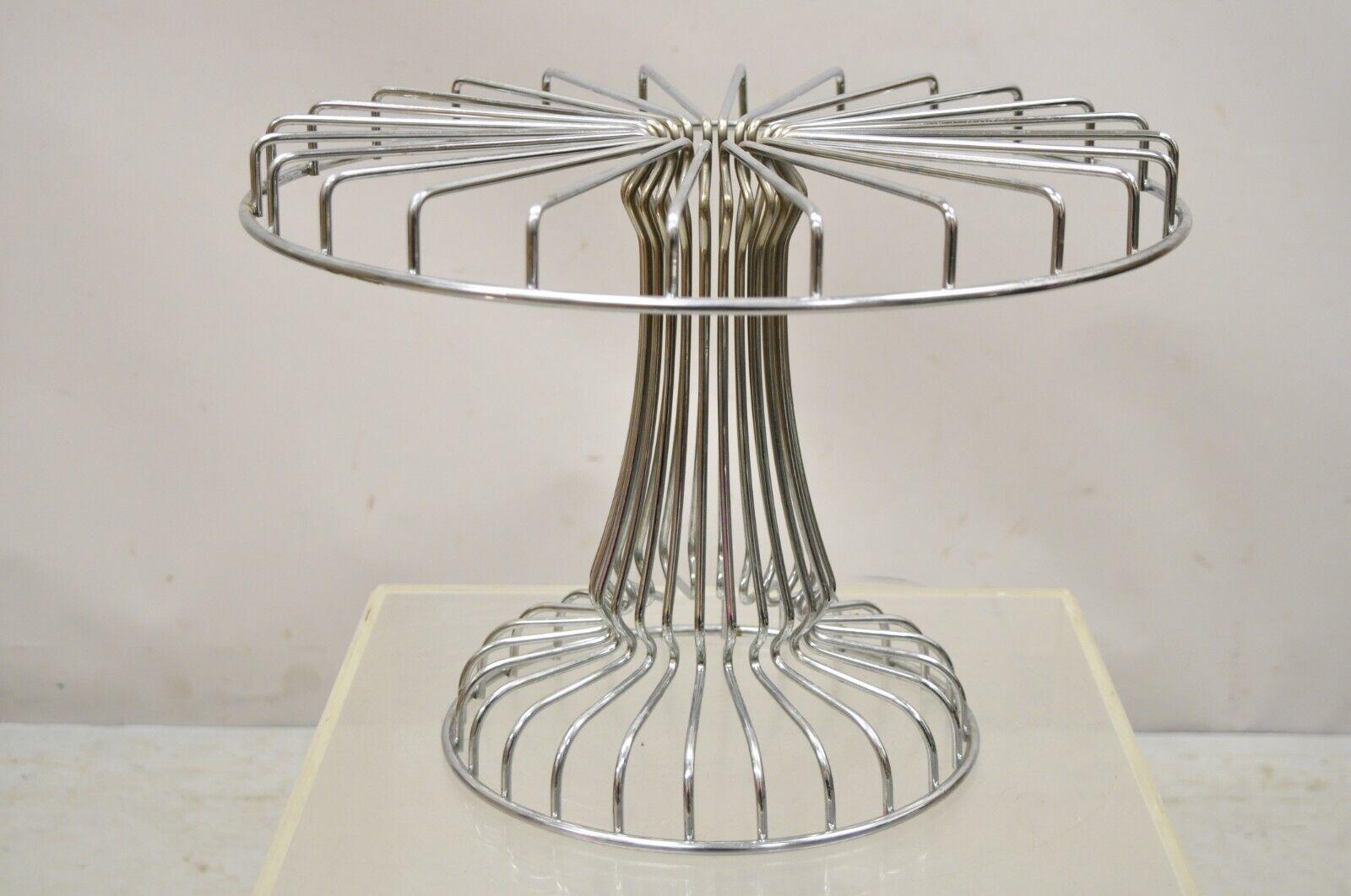 20th Century Vintage Mid-Century Modern Chrome Metal Wire Pedestal Cake Stand For Sale