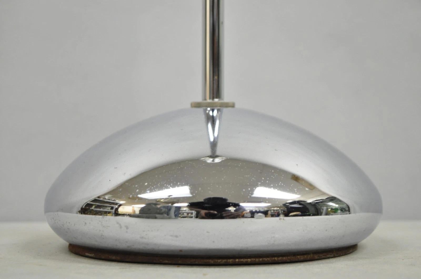 Unknown Vintage Mid Century Modern Chrome Modernist Table Lamp w/ Sculpted Base For Sale