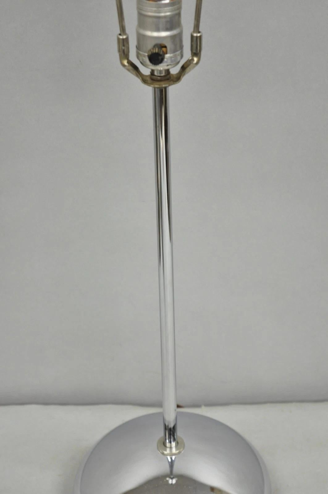 20th Century Vintage Mid Century Modern Chrome Modernist Table Lamp w/ Sculpted Base For Sale