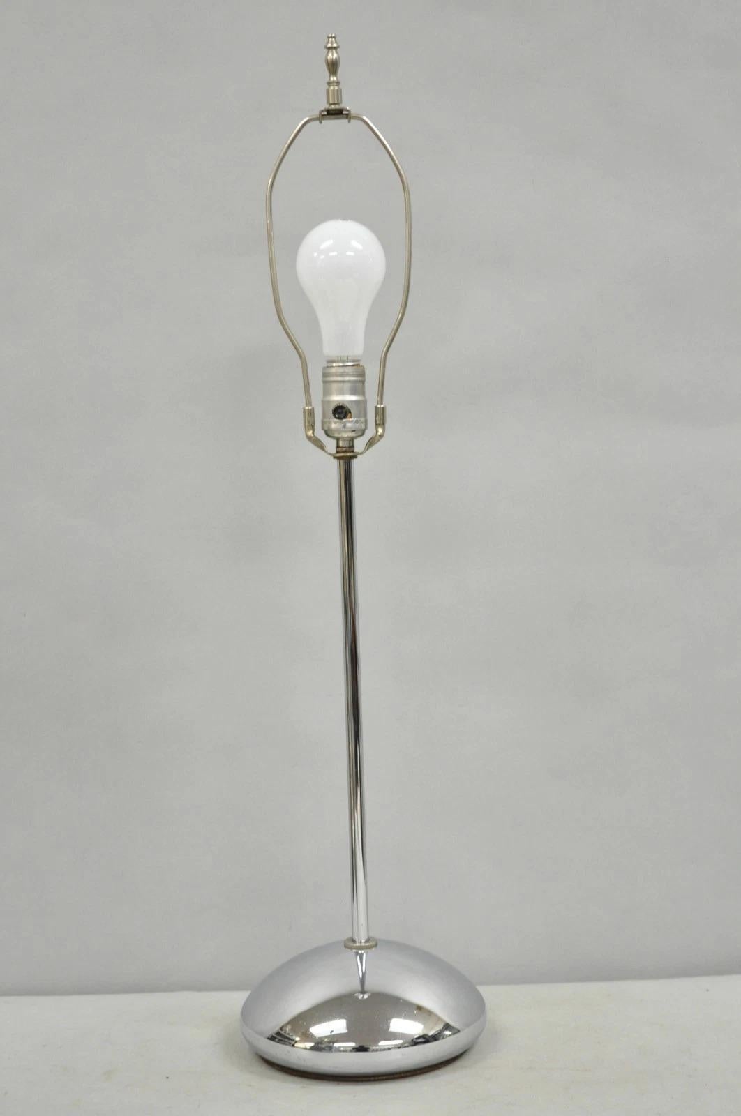 Vintage Mid Century Modern Chrome Modernist Table Lamp w/ Sculpted Base For Sale 3