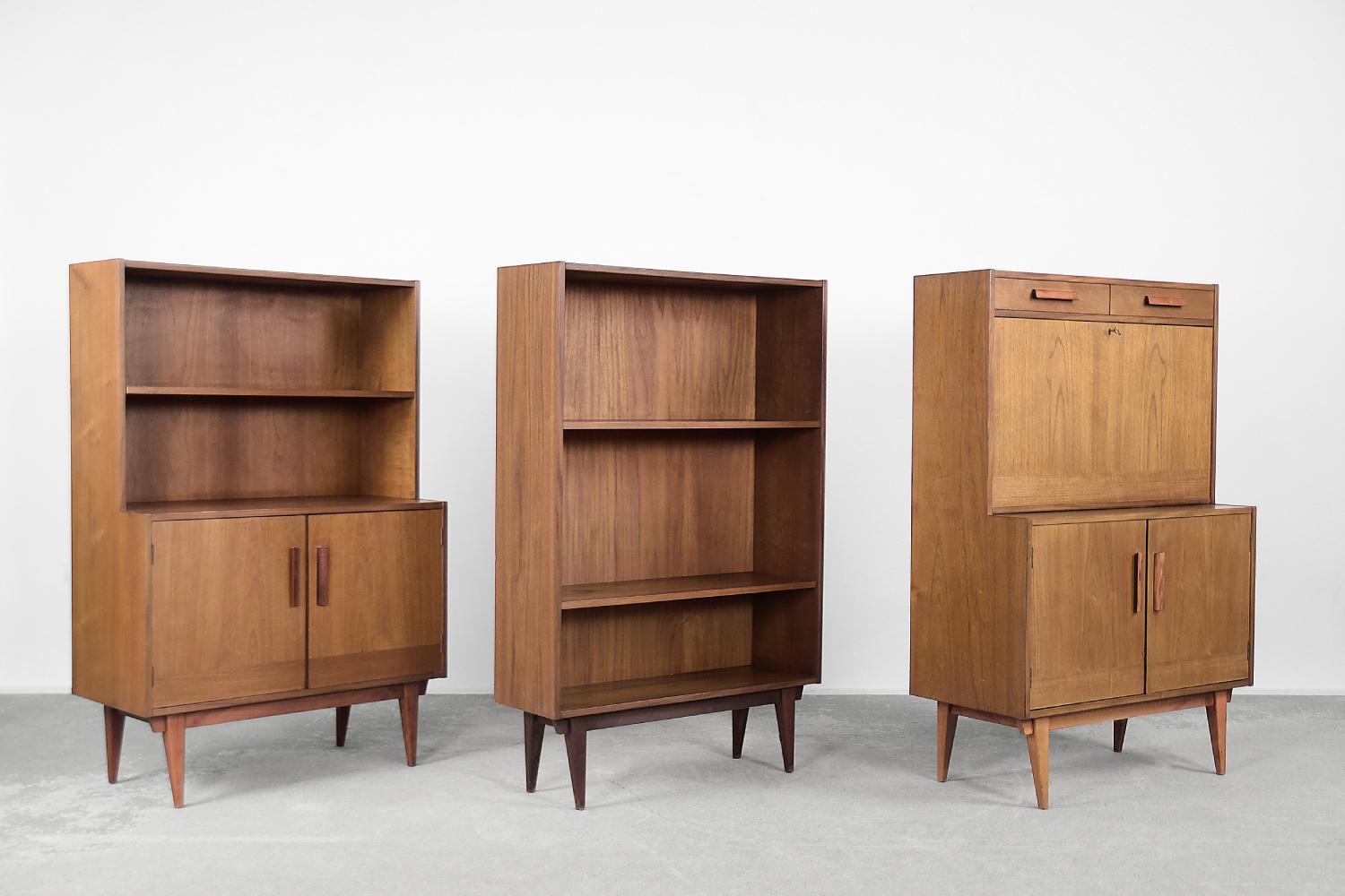 Vintage Mid-Century Modern Classic Scandinavian Cabinet en teck avec étagères, 1960s 3
