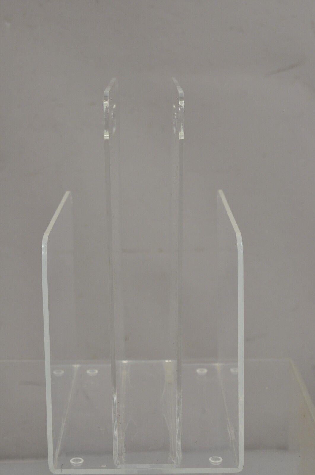 Vintage Mid Century Modern Clear Acrylic Lucite Magazine Rack Holder In Good Condition For Sale In Philadelphia, PA