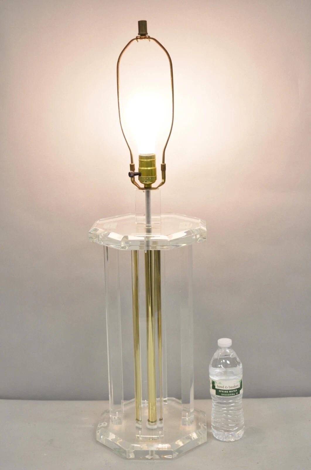 Vintage Mid Century Modern Clear Lucite & Brass Sculptural Modernist Table Lamp. Circa Mid 20th Century. Dimensions : 32