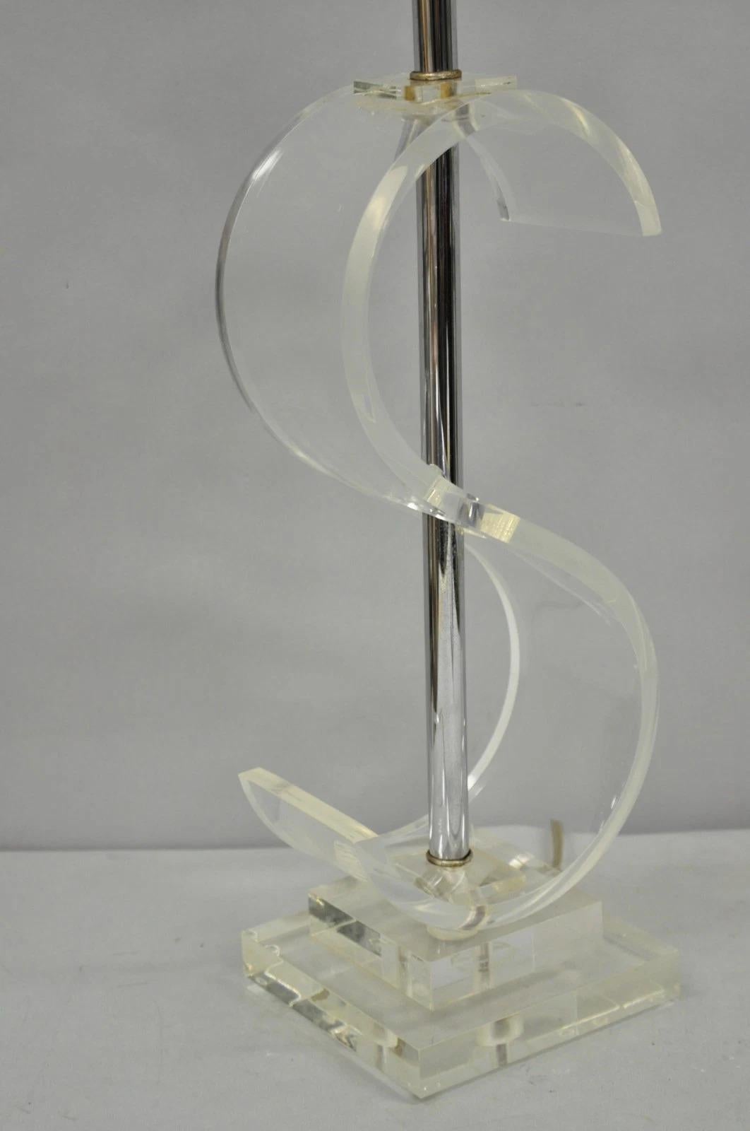 Lampada da tavolo scultorea in lucite trasparente 