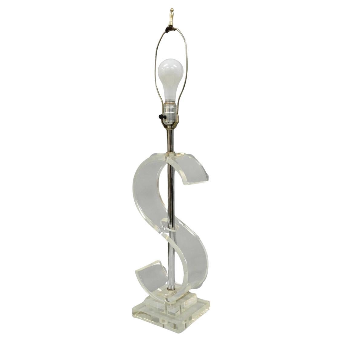Lampada da tavolo scultorea in lucite trasparente "S" o "$" d'epoca della metà del secolo scorso in vendita