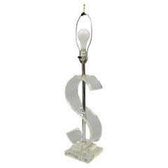 Lampada da tavolo scultorea in lucite trasparente "S" o "$" d'epoca della metà del secolo scorso