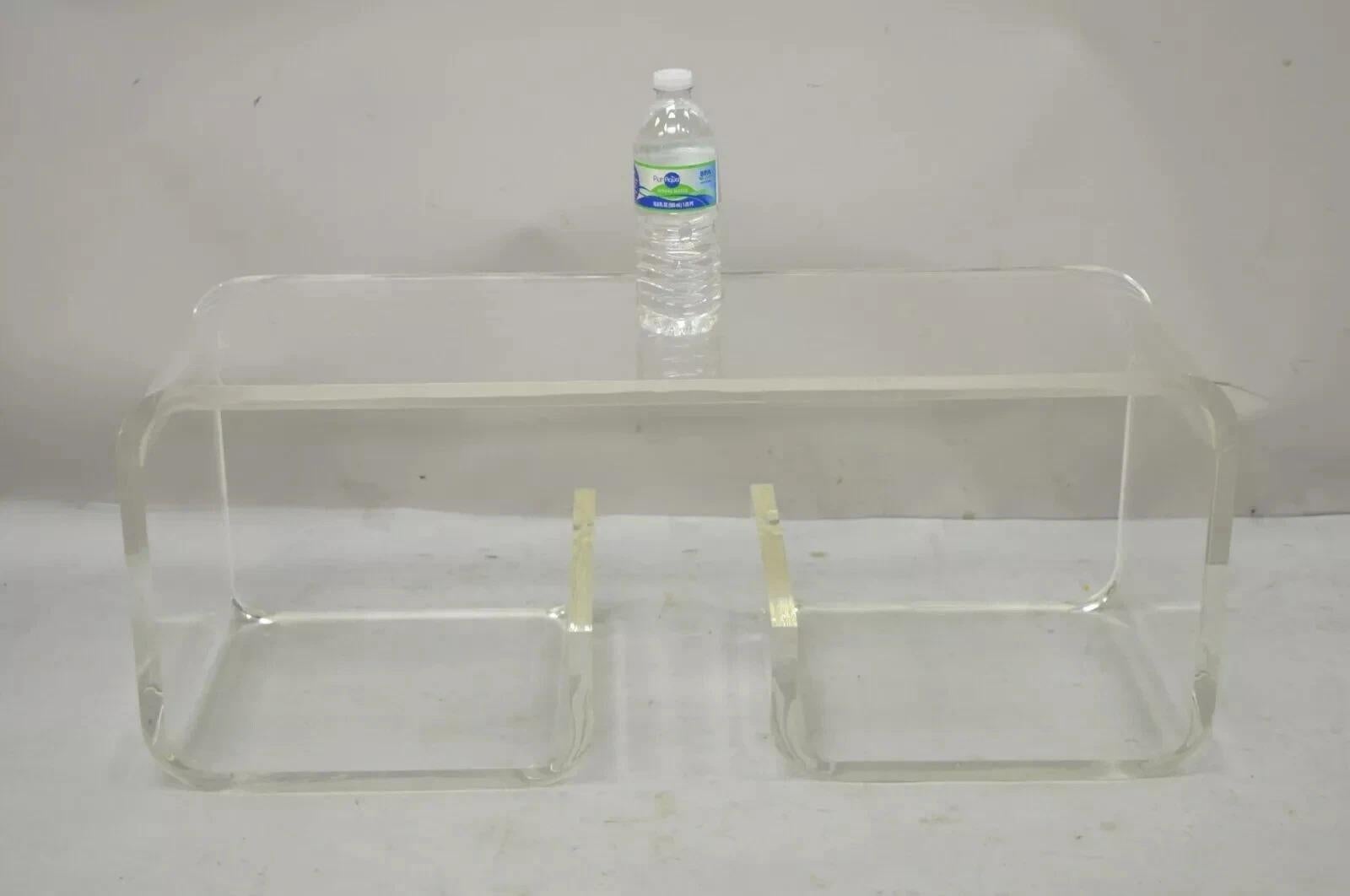 Vintage-Couchtisch aus klarem Lucite mit Schnörkeln, Charles Hollis Jones, Mid-Century Modern im Angebot 4