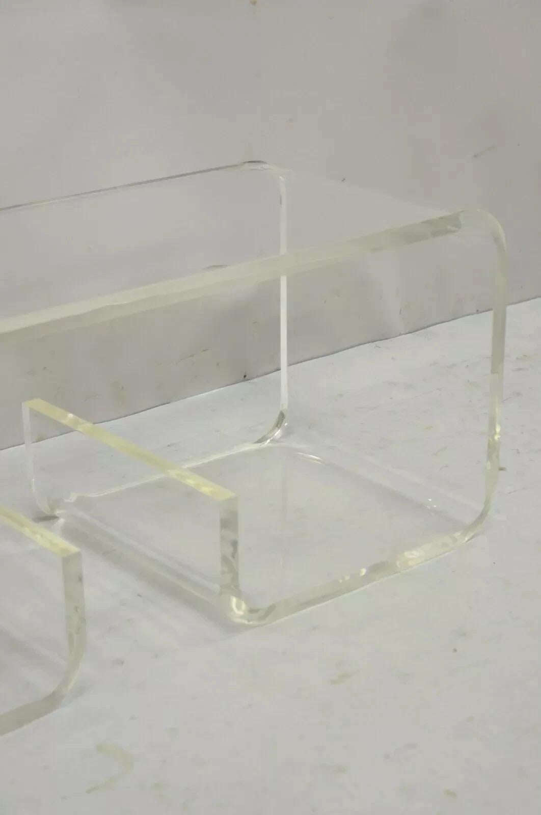 Vintage-Couchtisch aus klarem Lucite mit Schnörkeln, Charles Hollis Jones, Mid-Century Modern (Unbekannt) im Angebot