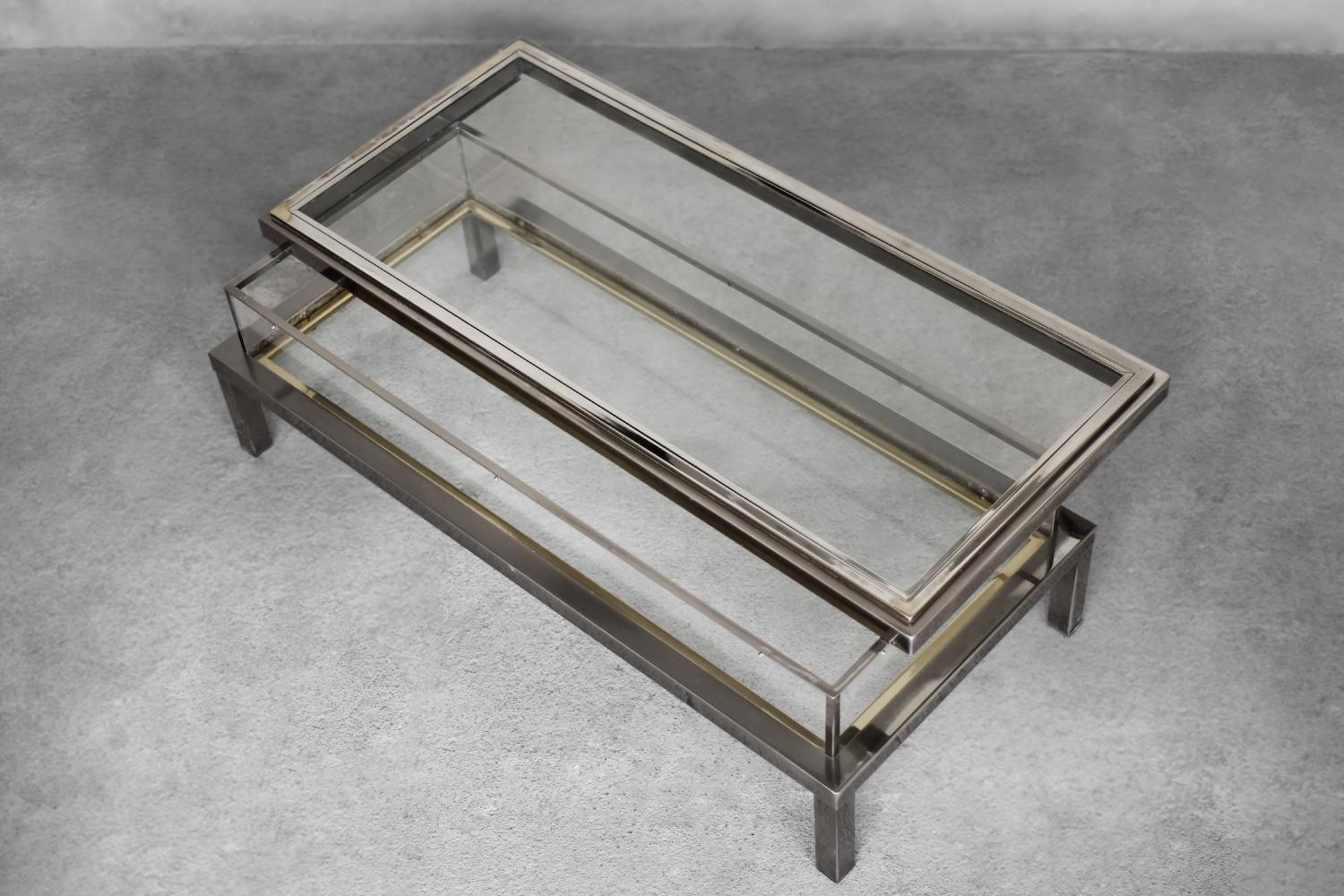 Français Table basse moderne du milieu du siècle avec étui en verre de la Maison Jansen, 1970 en vente