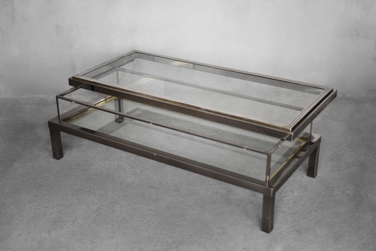Table basse moderne du milieu du siècle avec étui en verre de la Maison Jansen, 1970 en vente 2