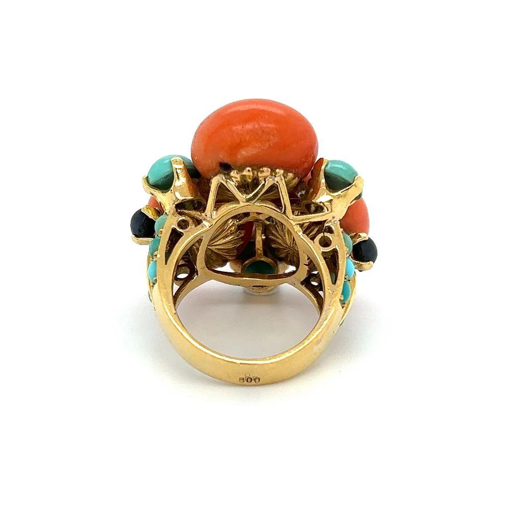 Vintage Mid Century Modern Coral Turquoise and Sapphire Gold Cluster Ring In Excellent Condition For Sale In Montreal, QC