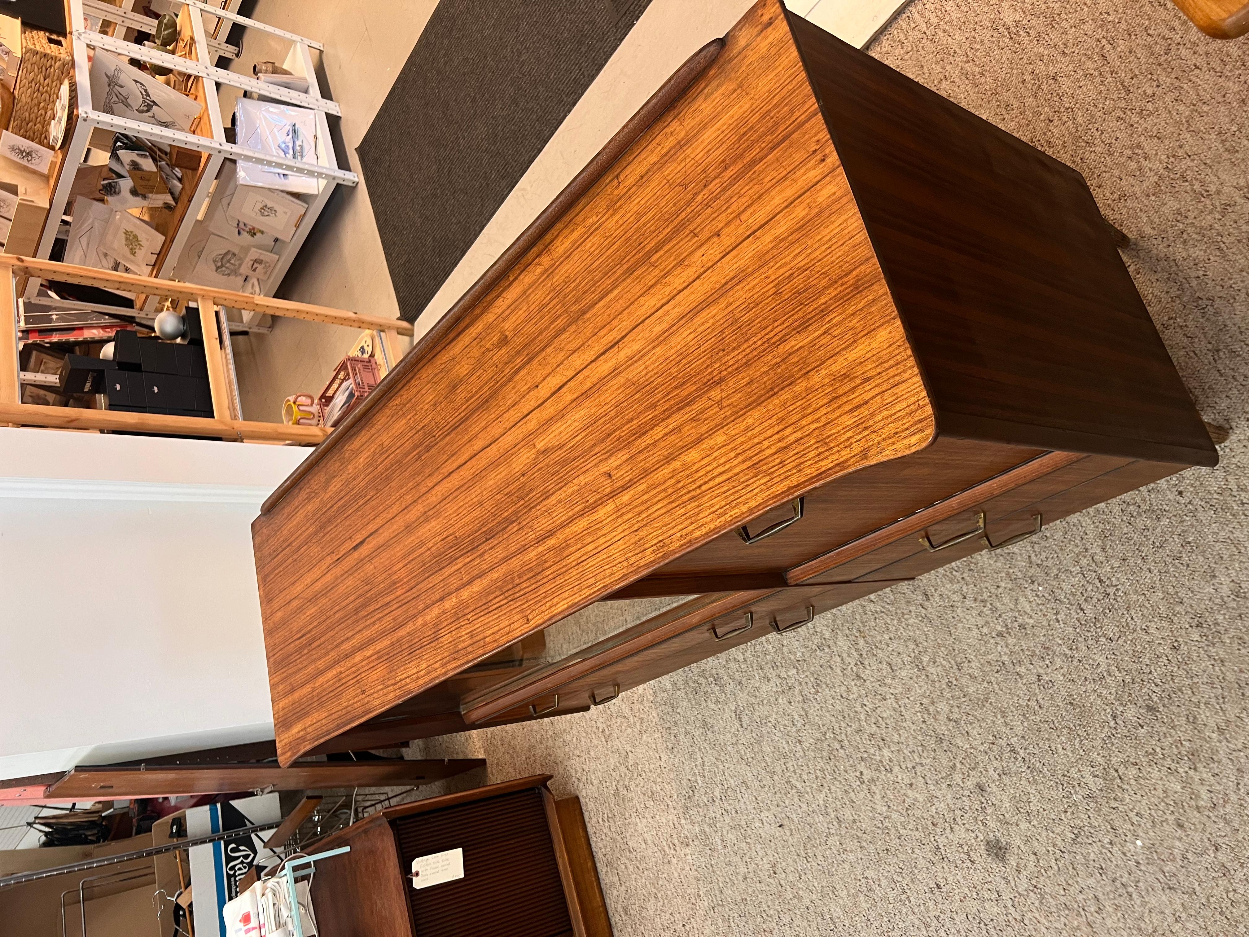 Vintage-Anrichte oder Barschrank, Mid-Century Modern, Nussbaum, getöntes Holz, UK Import. im Angebot 4