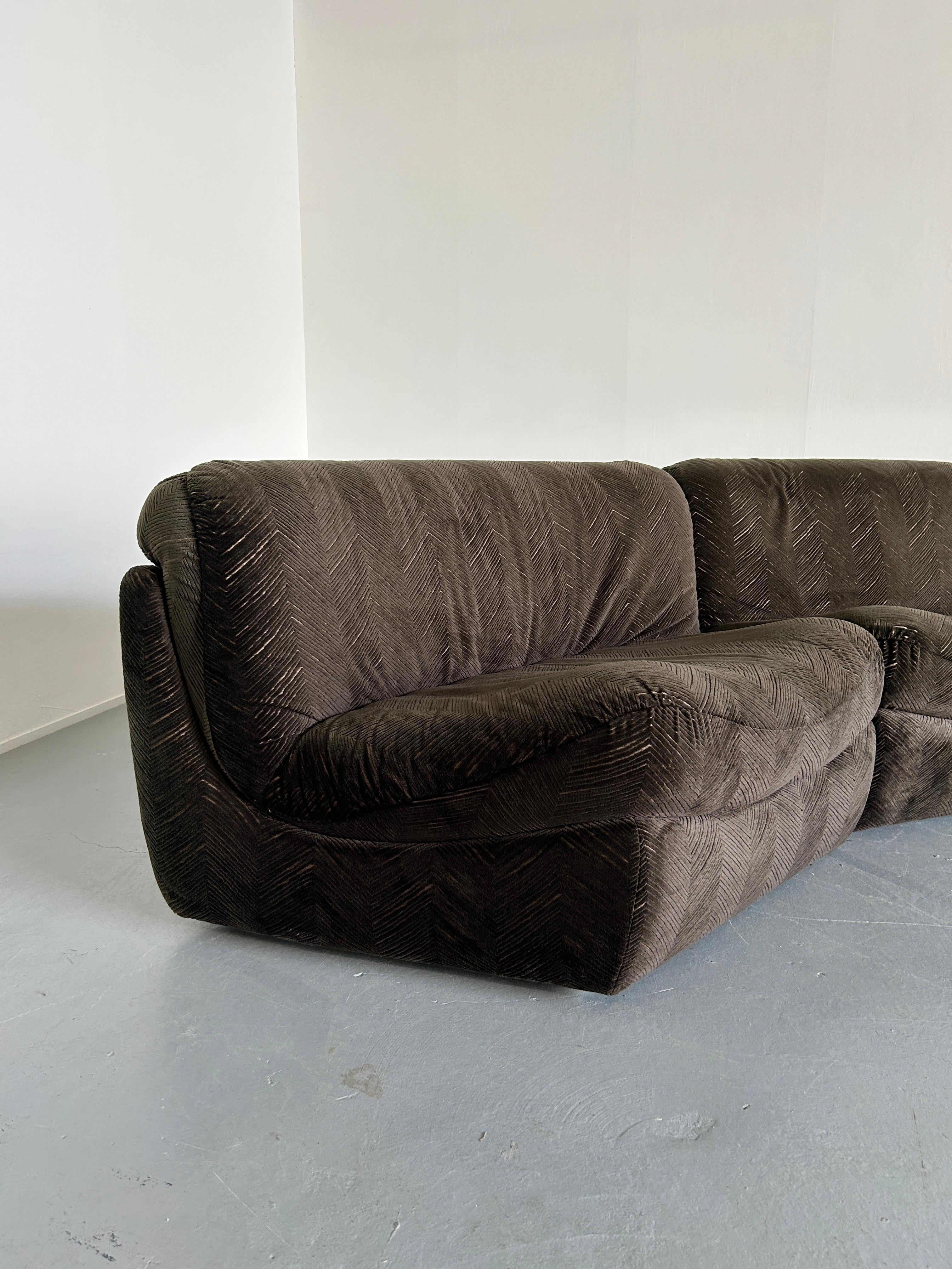 Vintage Mid-Century Modern Curved Modular Sofa attributed to Wittmann, 70s  For Sale 4
