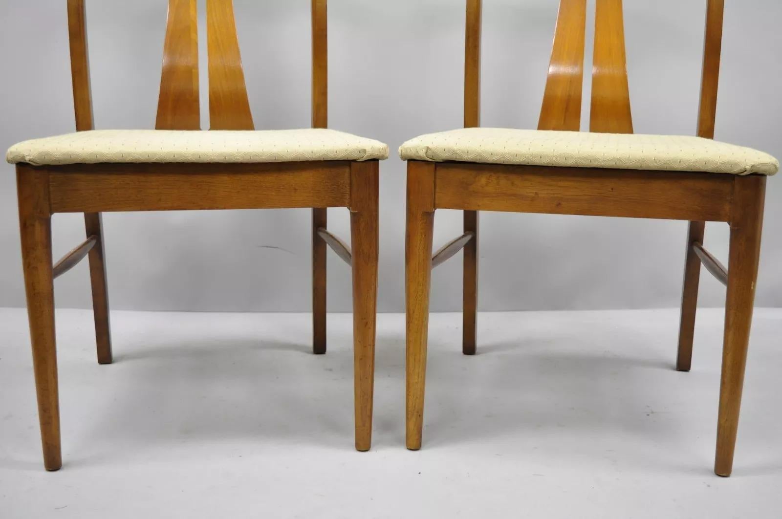Vintage Mid Century Modern Curved Sculpted Walnut Dining Side Chairs - Set of 4 en vente 2