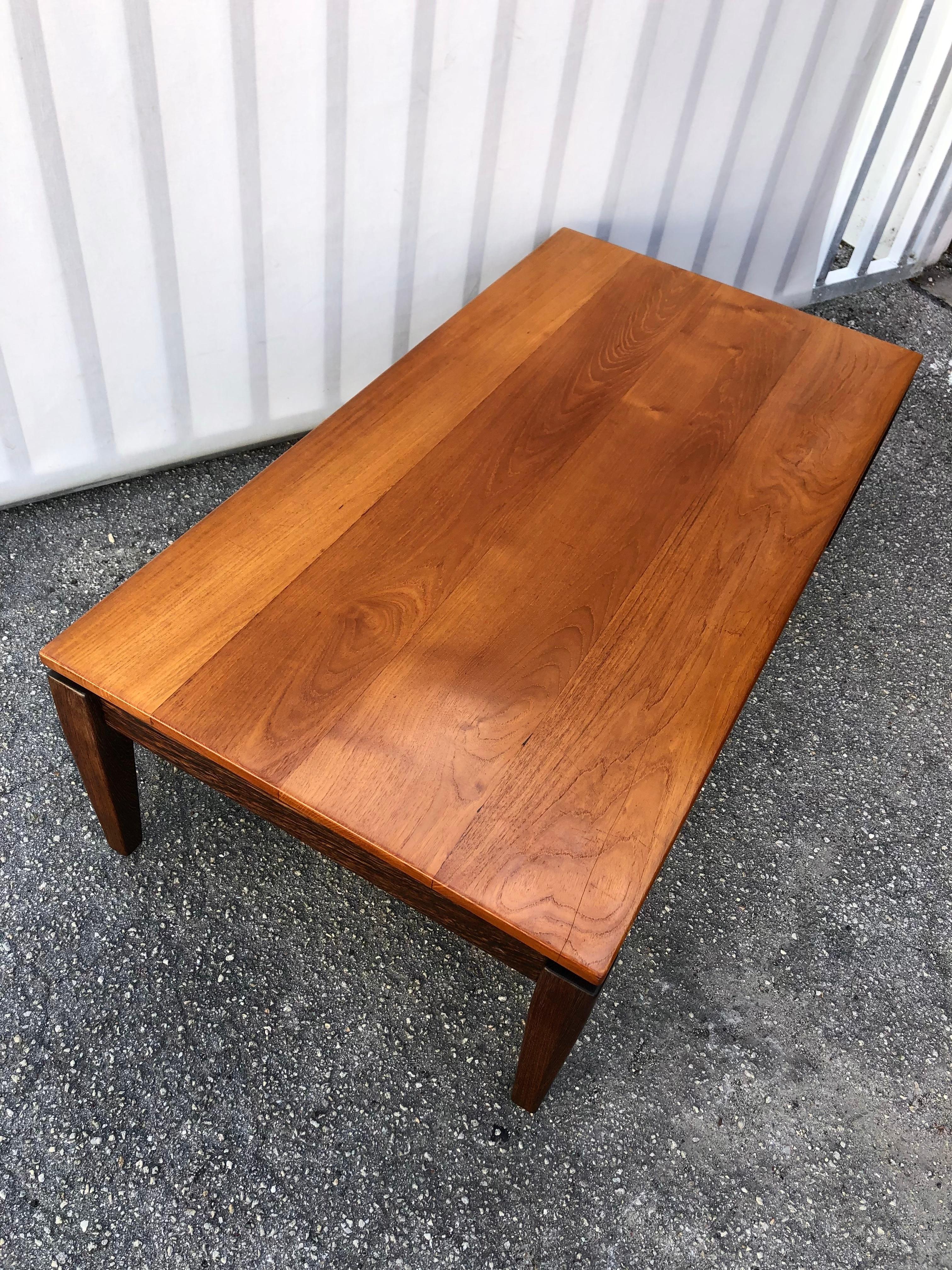 Vintage Mid Century Modern Custom Crafted Coffee Table In Good Condition For Sale In Miami, FL