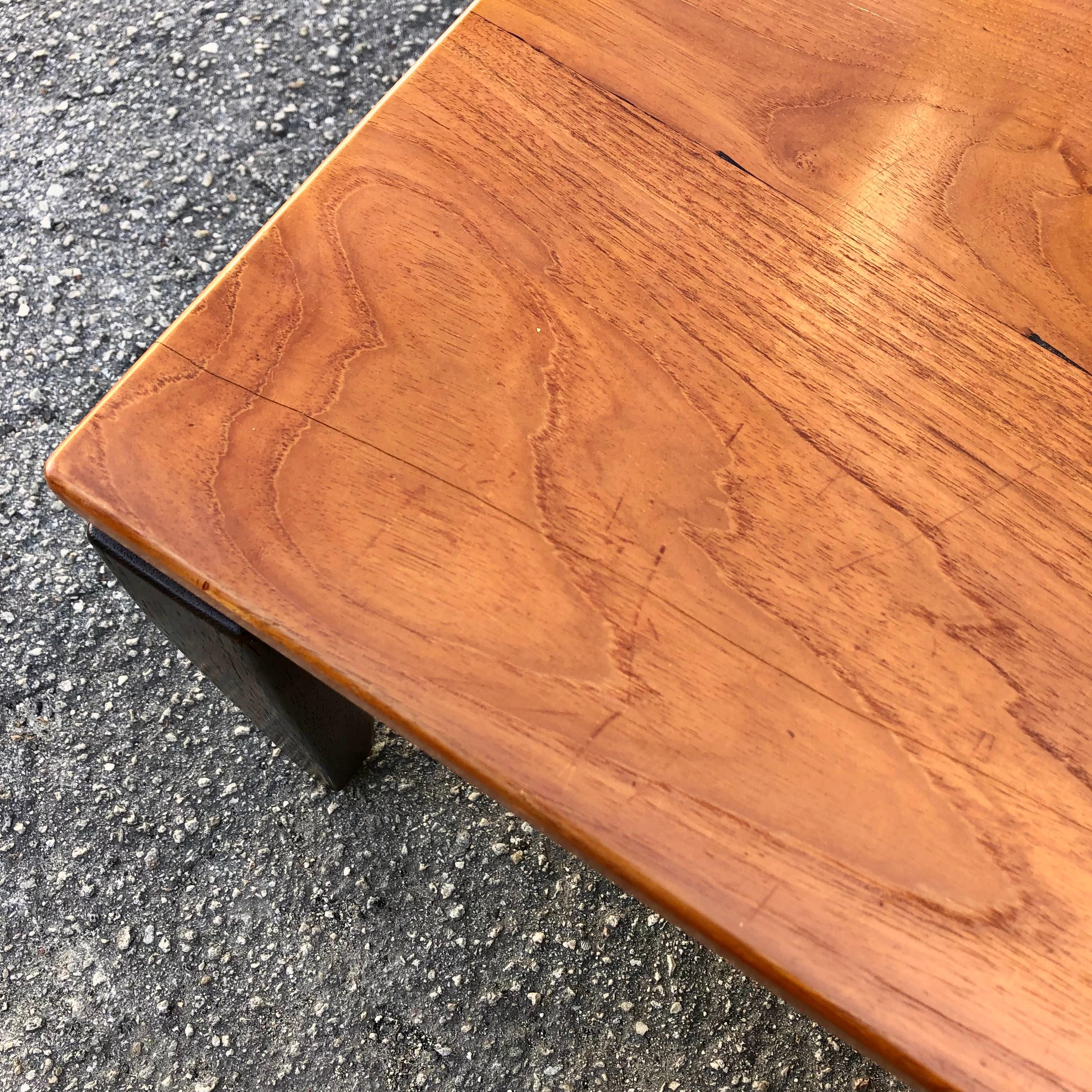 Vintage Mid Century Modern Custom Crafted Coffee Table For Sale 1